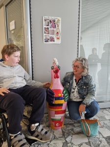 Emil und Frau Kremer bei der Ausstellungseröffnung